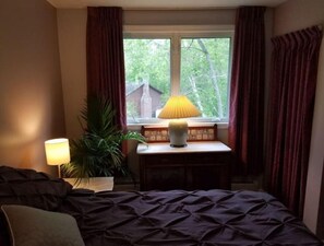 2 bedrooms - The "Keep" Great Views !! (Lincoln)