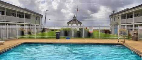 Indoor pool, outdoor pool