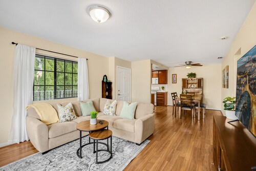 Cozy place in quaint, fun city