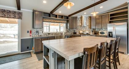 Spacious Tierra Amarilla Ranch House w/ Deck!