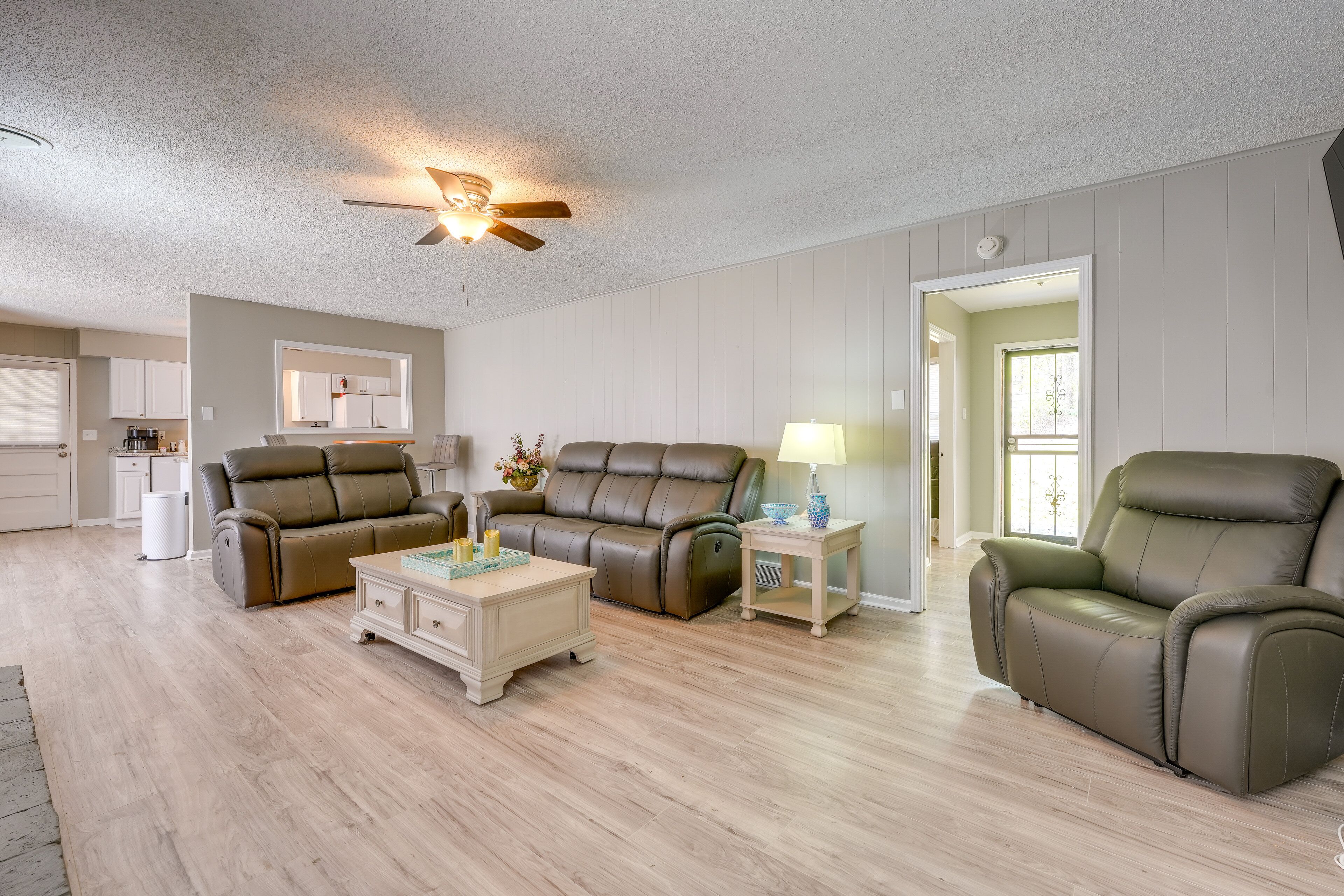 Memphis Vacation Rental - Walk to Graceland!