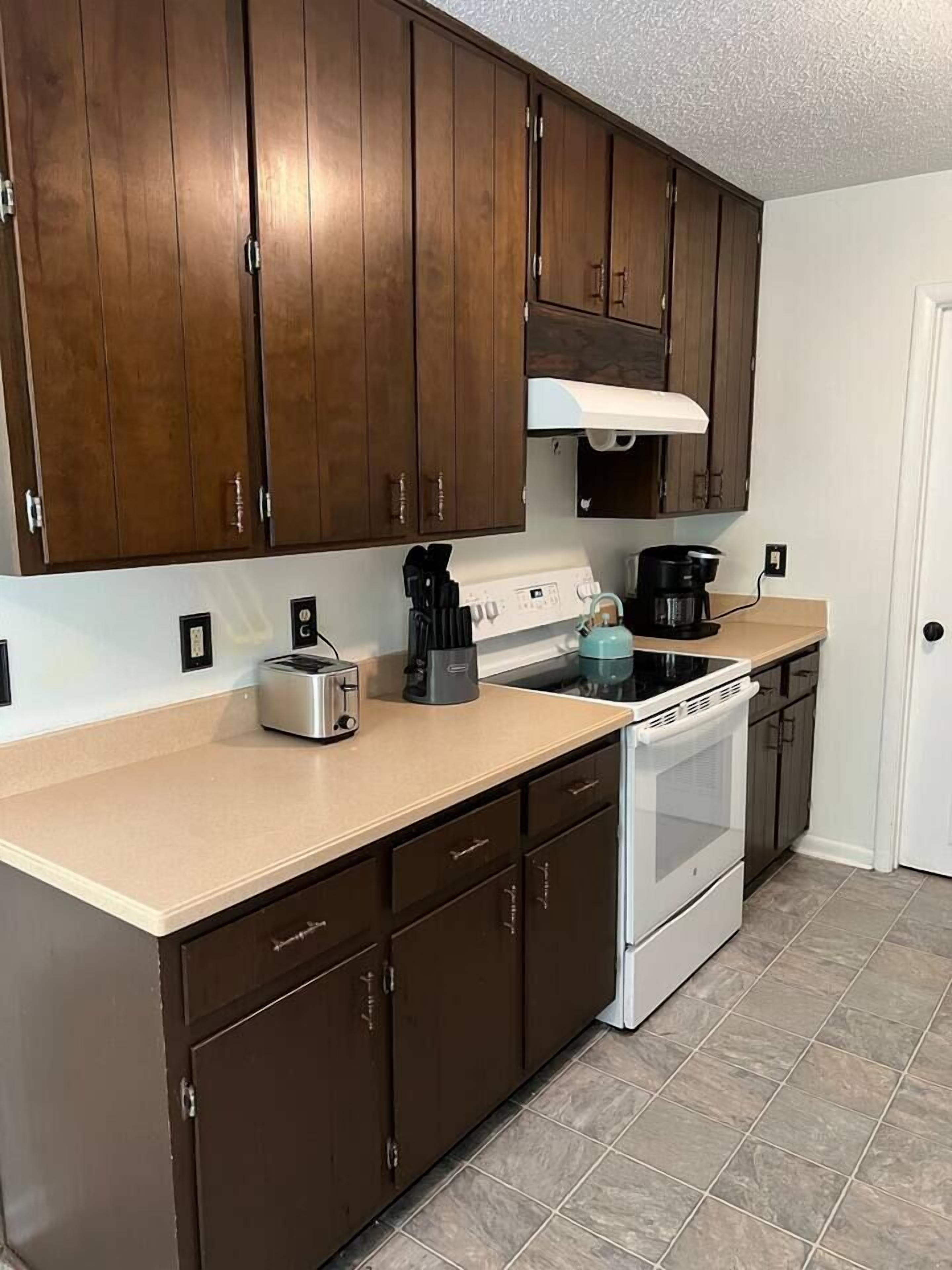 3 bedroom 2 bath, minutes to campuses and Capital