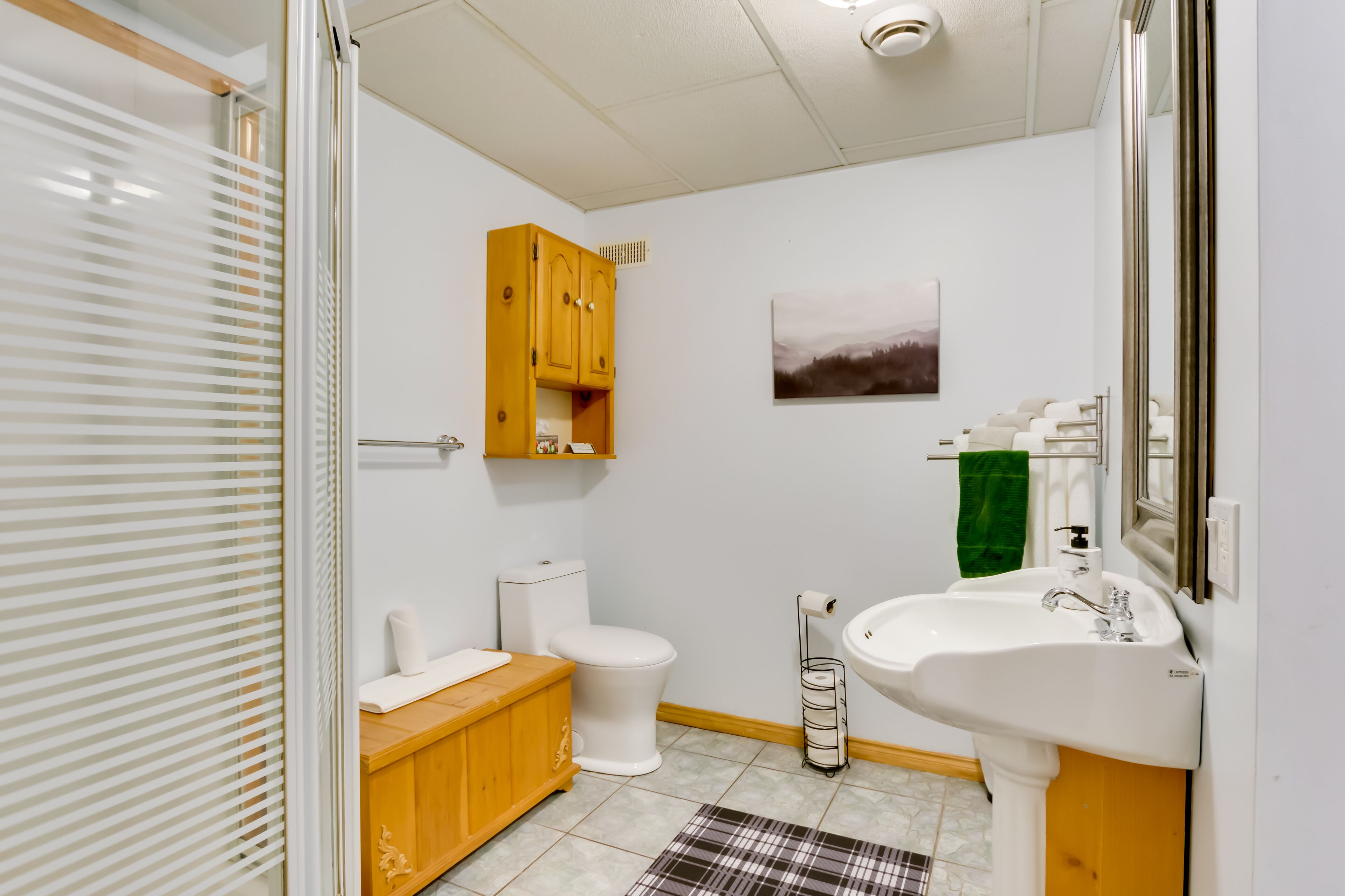 Magnificent log cabin with stunning views and water access