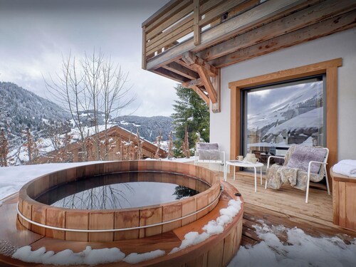 Chalet Bella Cha - vacances skis aux pieds et panorama - OVO Network