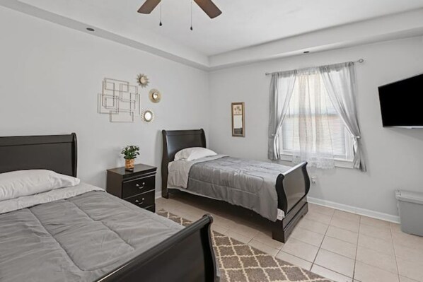 2 chambres, bureau, lit parapluie, Wi-Fi