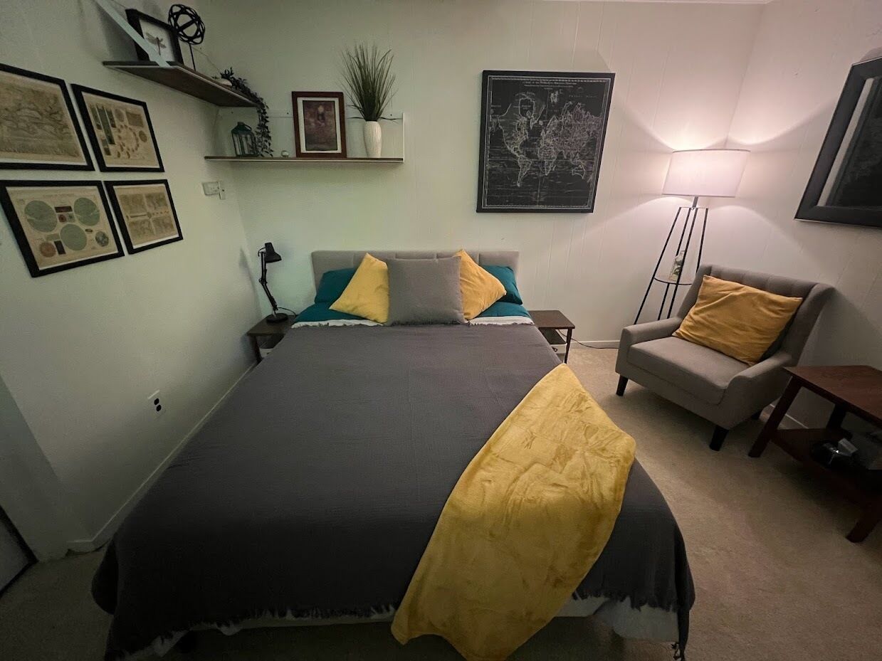 Simple Cozy Moonlit Haven in Greenhaven