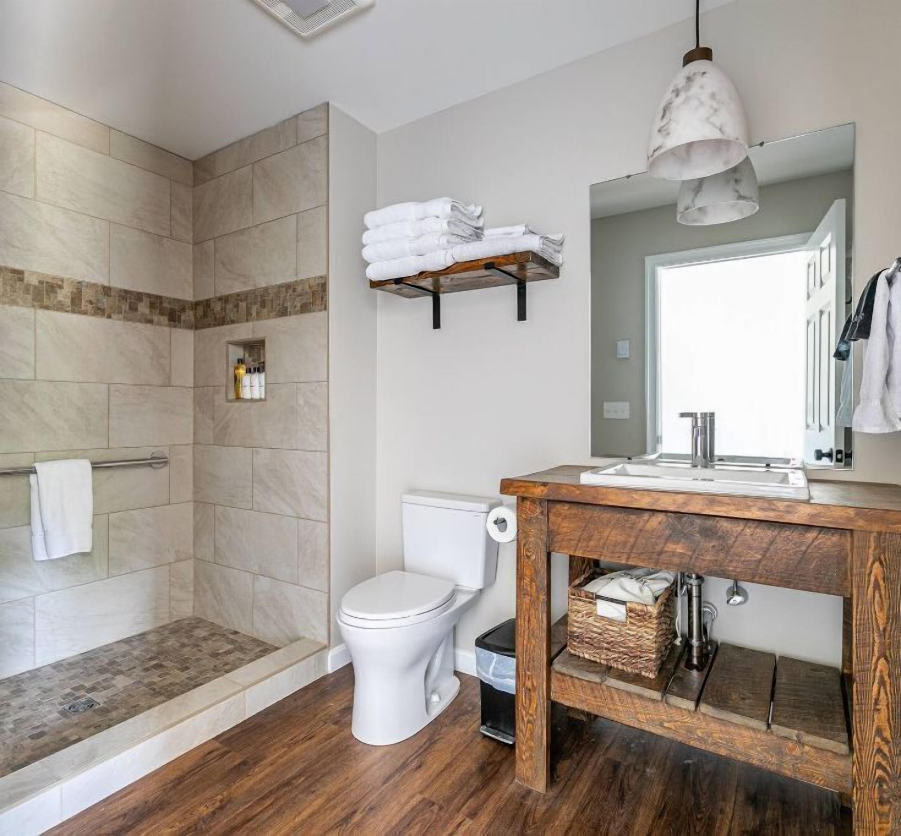 Inn at 84 McIntosh: Cozy 1BR private entrance/bath