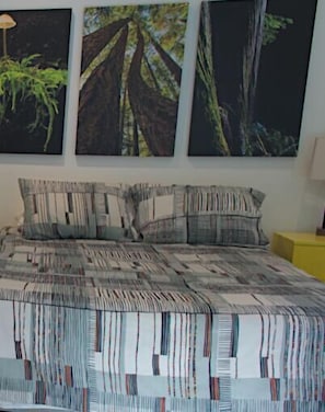 1 habitación, tabla de planchar con plancha, wifi gratis y ropa de cama