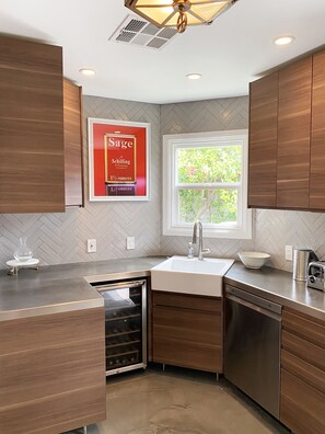 Private kitchen - Charming Palm Springs 1940 cottage and Casita (Palm Springs)