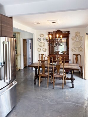 Dining - Charming Palm Springs 1940 cottage and Casita (Palm Springs)