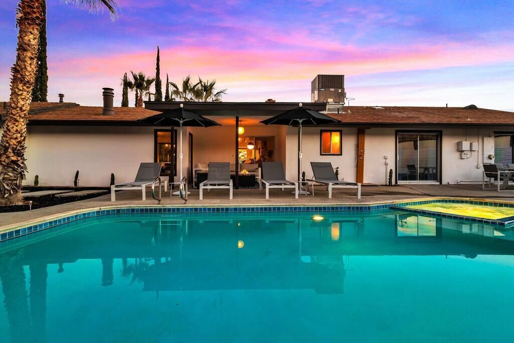 Benecia Oasis - Heated Pool, Hot Tub, Fire Pit