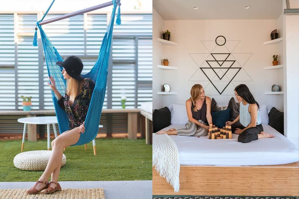 Starship Landing · 10 Acres, 2 Epic Alien Houses