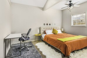 2 habitaciones, tabla de planchar con plancha, wifi y ropa de cama 