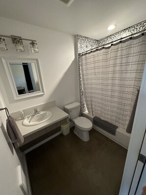 Ympäristöystävälliset hygieniatuotteet, hiustenkuivaaja, pyyhkeet