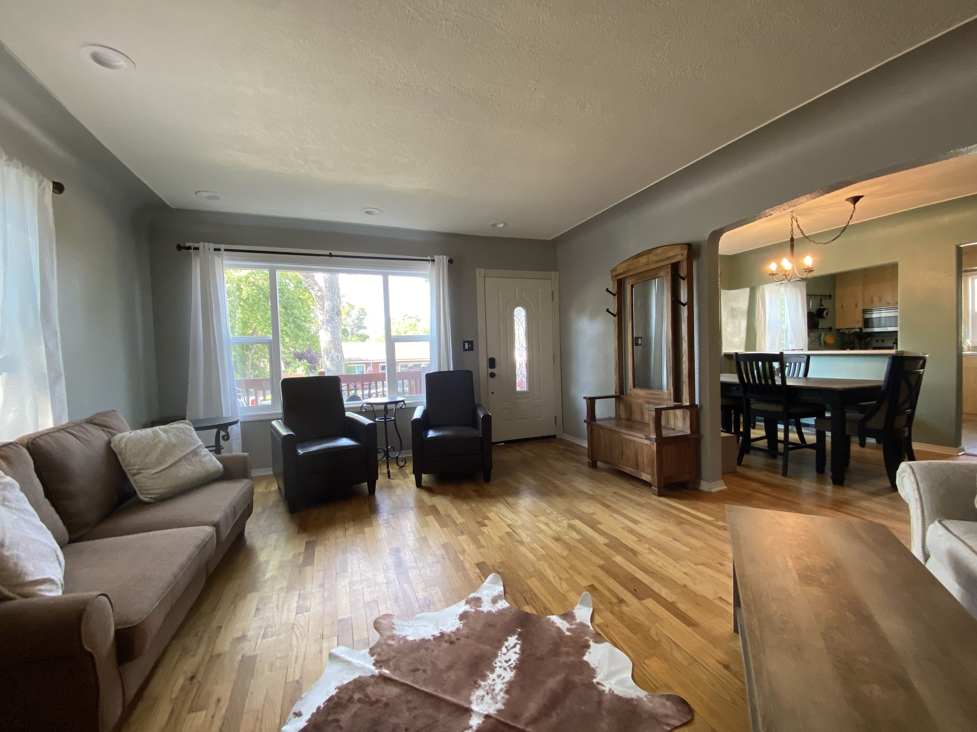 Charming 3 bedroom home near downtown and hospitals