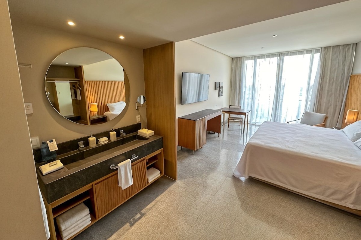 Minibar, in-room safe, iron/ironing board, free WiFi