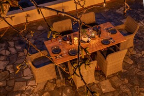 Villa | Dining