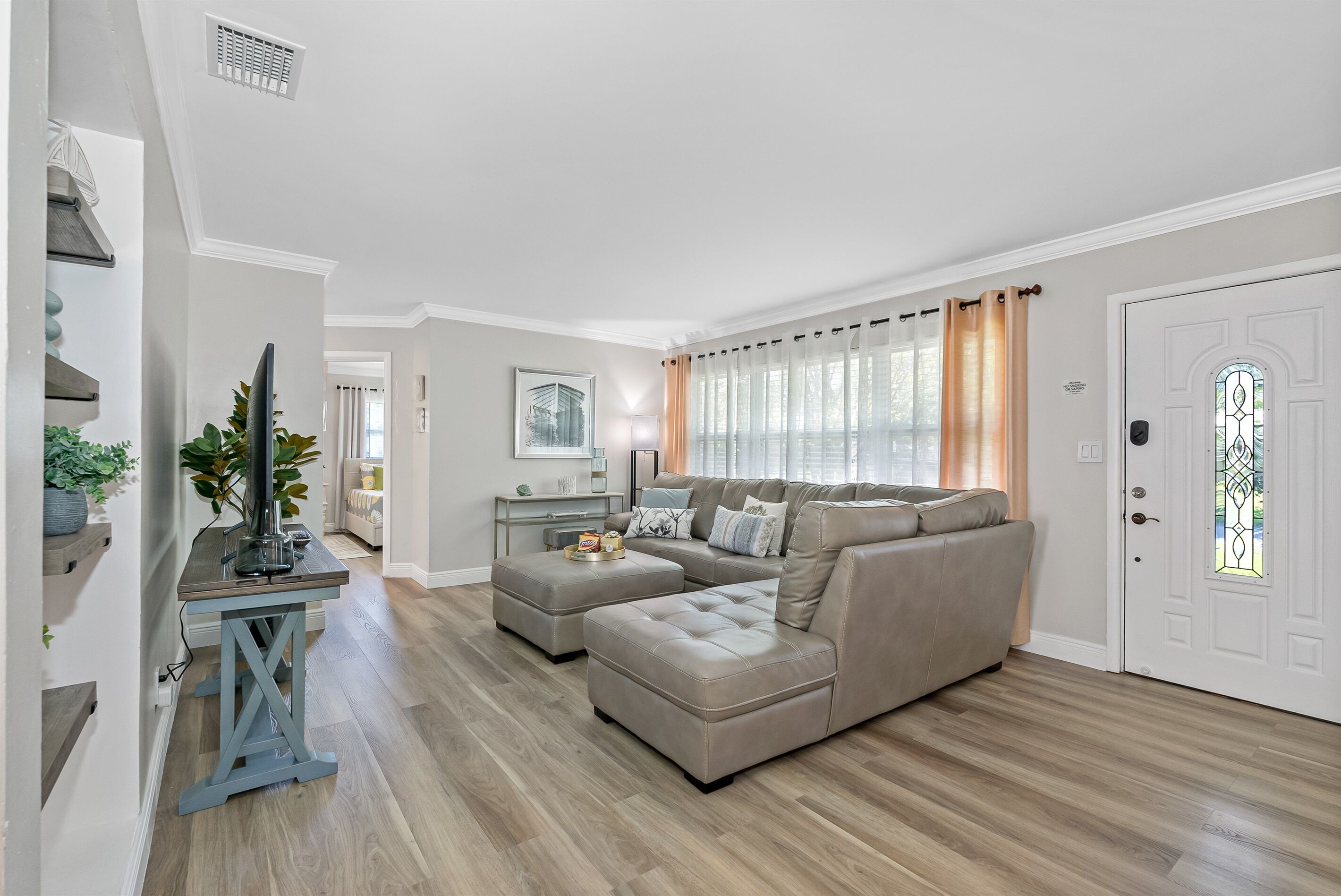 Upscale Luxury Property in Fantastic Location