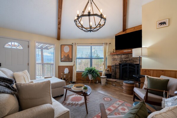 Smart TV, fireplace, DVD player