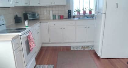 Full 2 bedroom apt in beautiful Warren RI
Floor 2