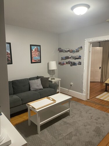 Full 2 bedroom apt in beautiful Warren RI
Floor 2