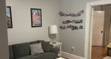 Full 2 bedroom apt in beautiful Warren RI
Floor 2