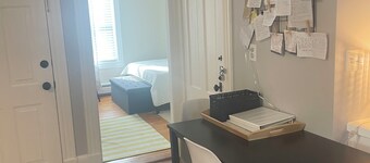 Full 2 bedroom apt in beautiful Warren RI
Floor 2