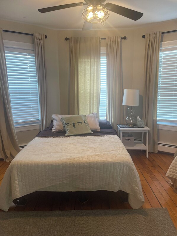 2 bedrooms, desk, iron/ironing board, travel cot