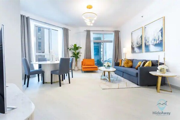 TV - Modern 2BR in the Heart of Dubai Marina (Dubai)