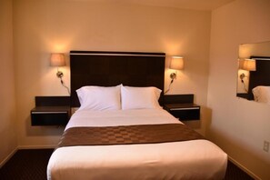 Free WiFi, bed sheets - Baycities Motel (Chula Vista)