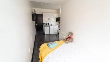 Studio | Free WiFi, bed sheets