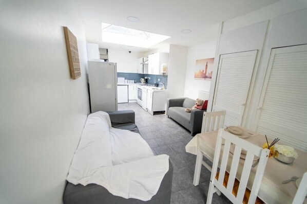 Studio | Living area