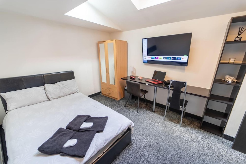1 Bedroom Studio Near the City