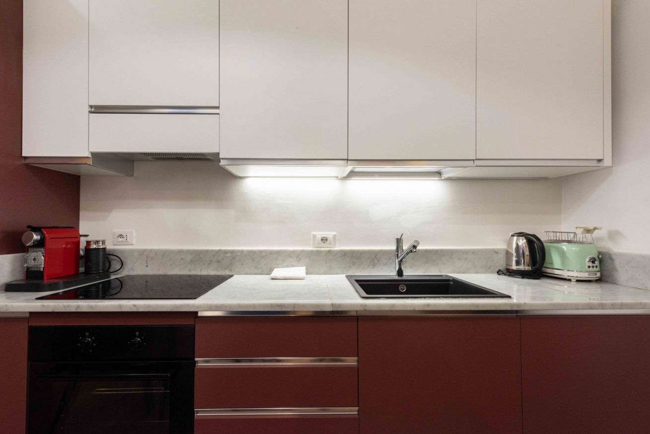 Fridge, oven, stovetop, dishwasher