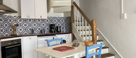 Kühlschrank, Mikrowelle, Ofen, Geschirrspüler