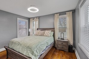 4 bedrooms, desk, iron/ironing board, travel cot