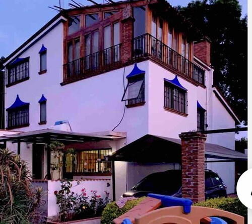 Large colonial house Xochimilco Azteca Stadium