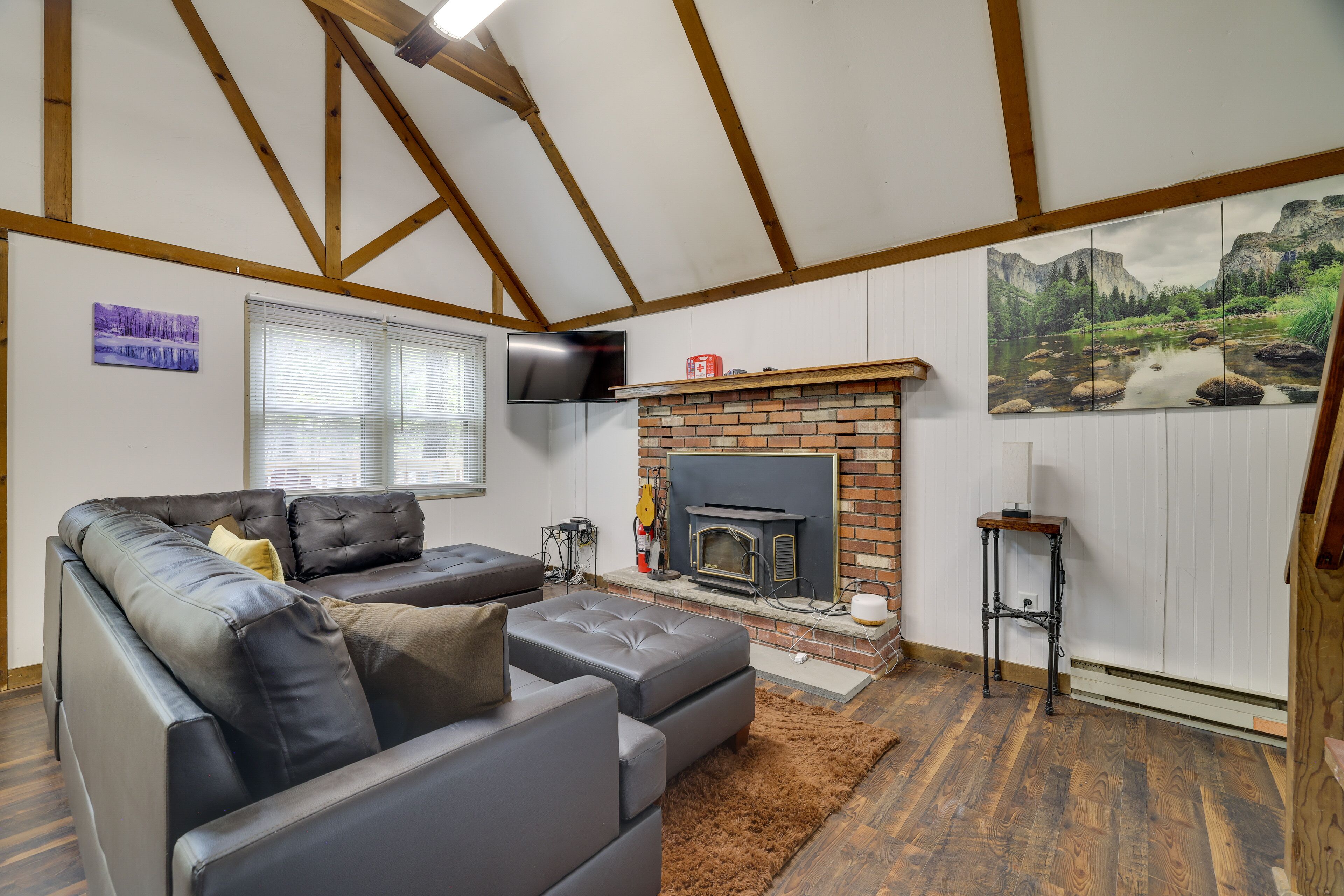 Quiet Pocono Lake Retreat w/ Resort Amenity Access