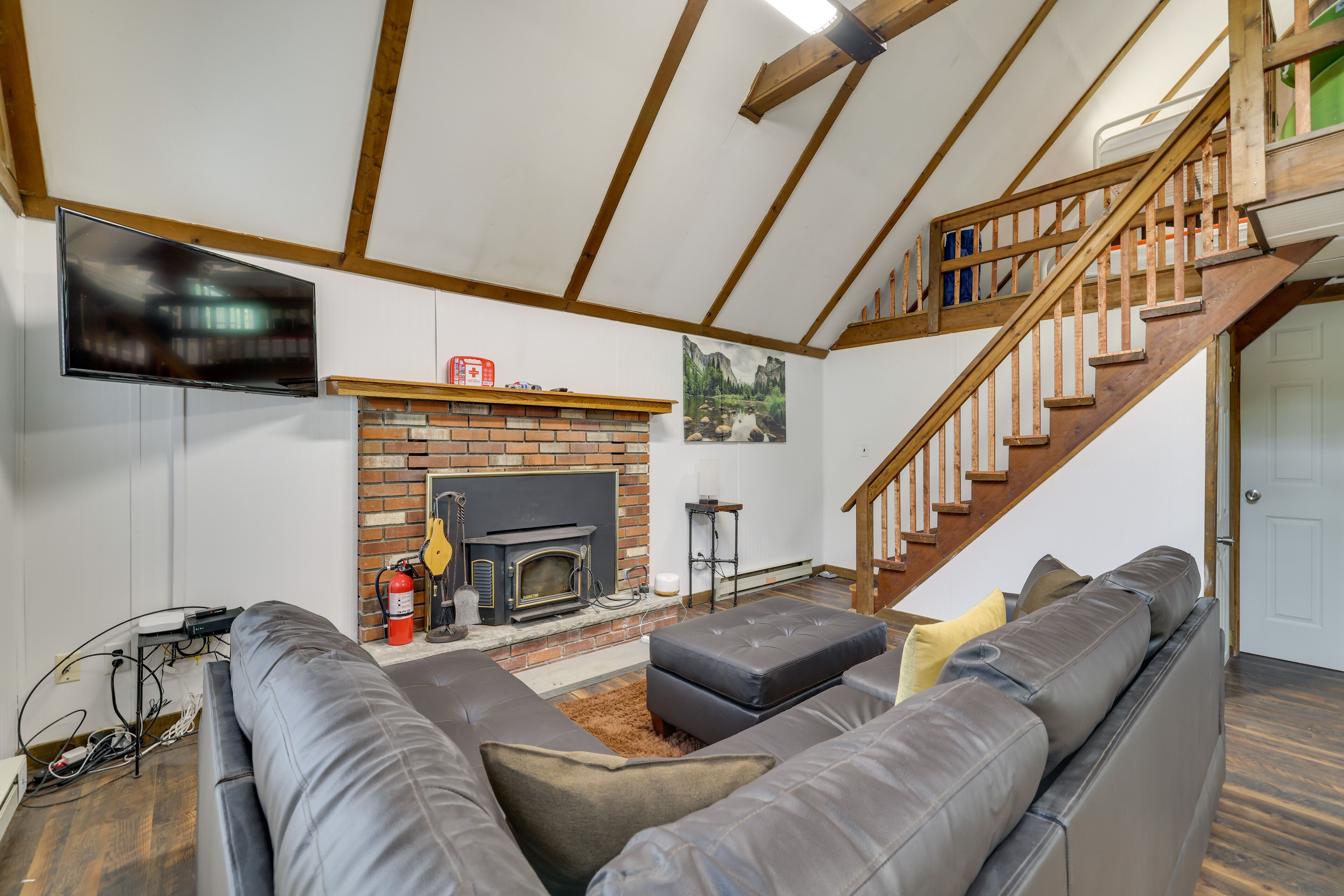 Quiet Pocono Lake Retreat w/ Resort Amenity Access