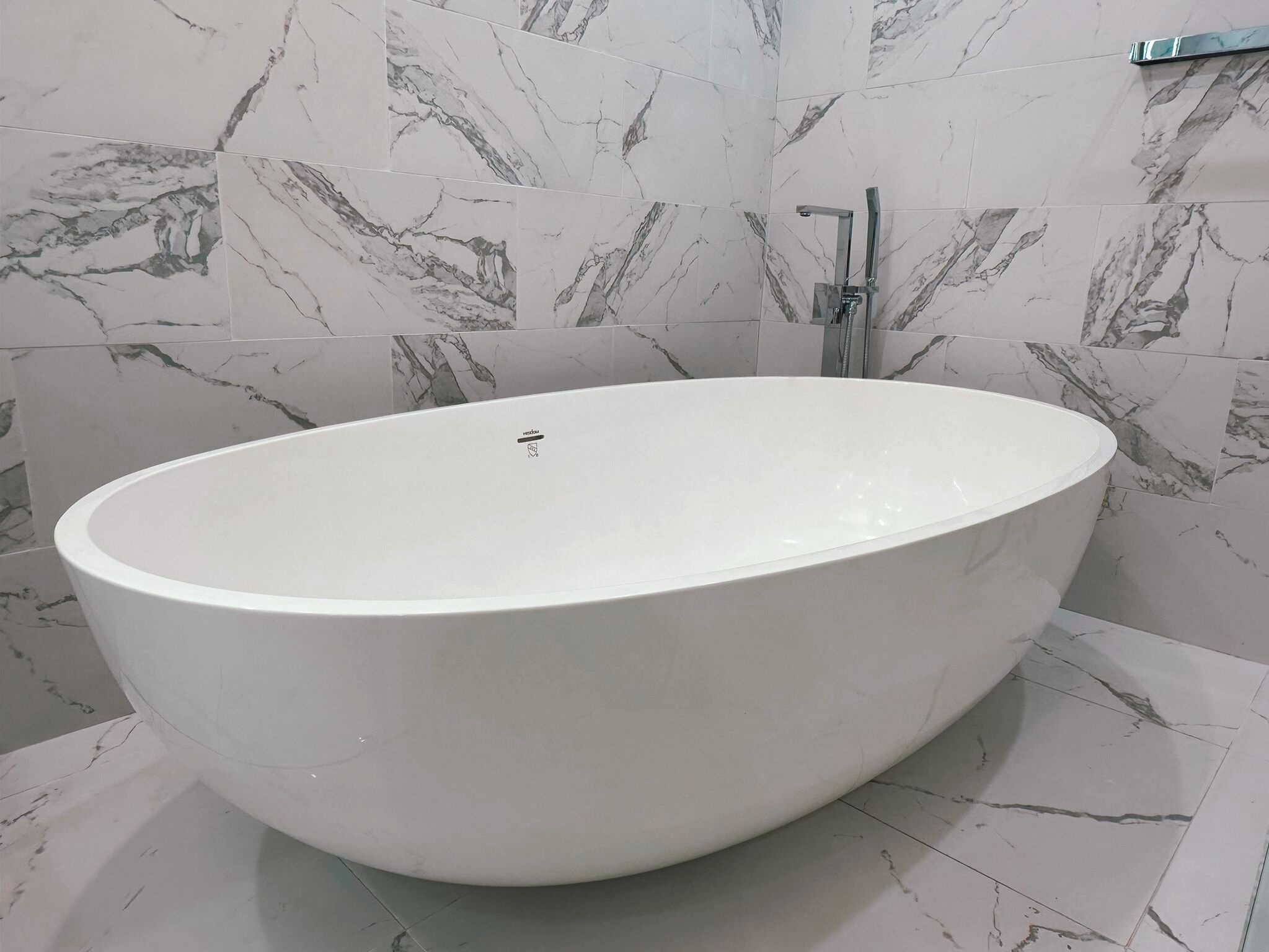 Modern yet Cozy Palm Desert Golf Community Home with 36 Pools on the Property