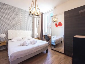 2 bedrooms, iron/ironing board, WiFi, bed sheets