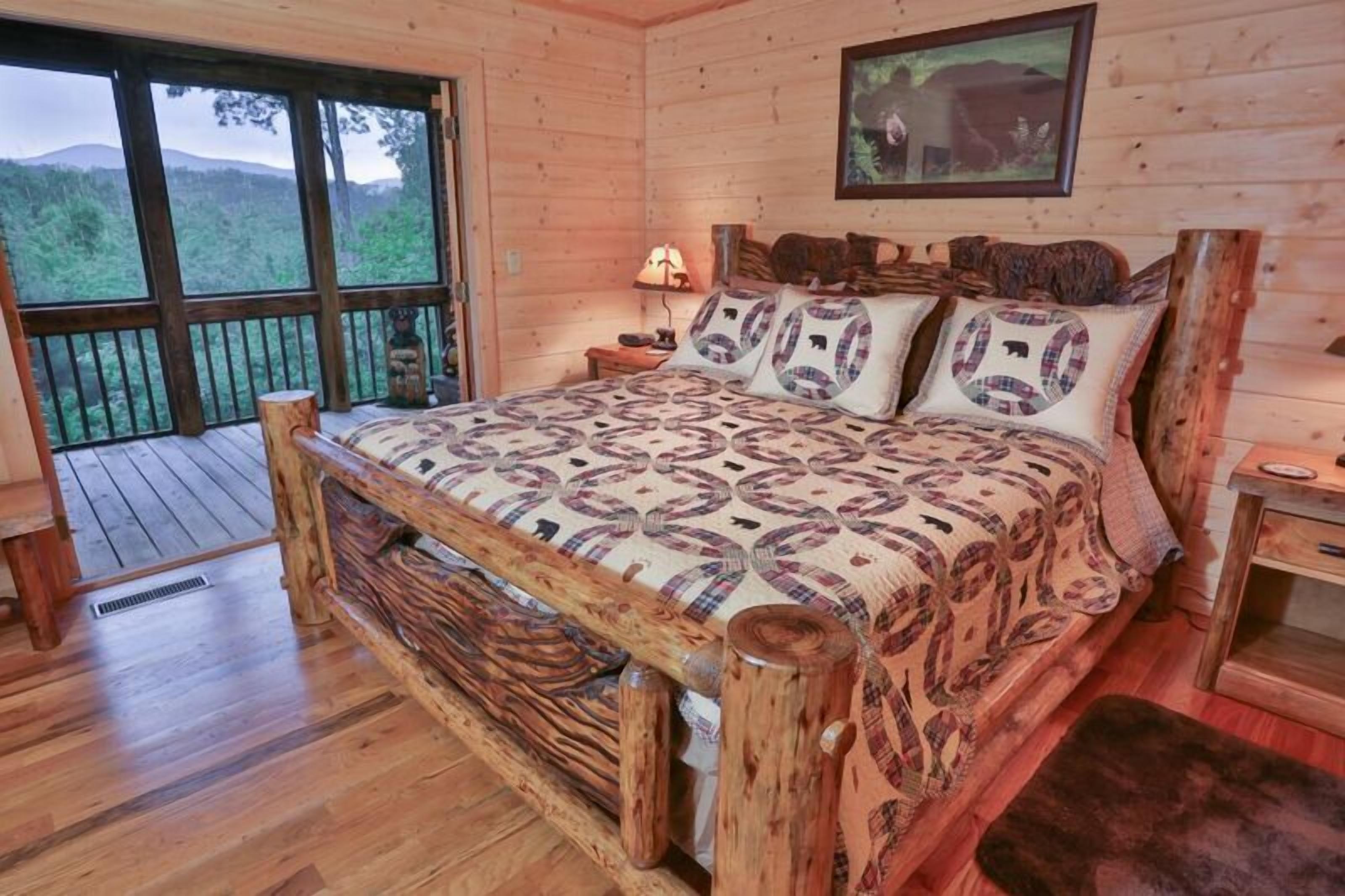 Bearfoot Summit at Trails End- Ultra Luxury- No pets- Ellijay, Georgia