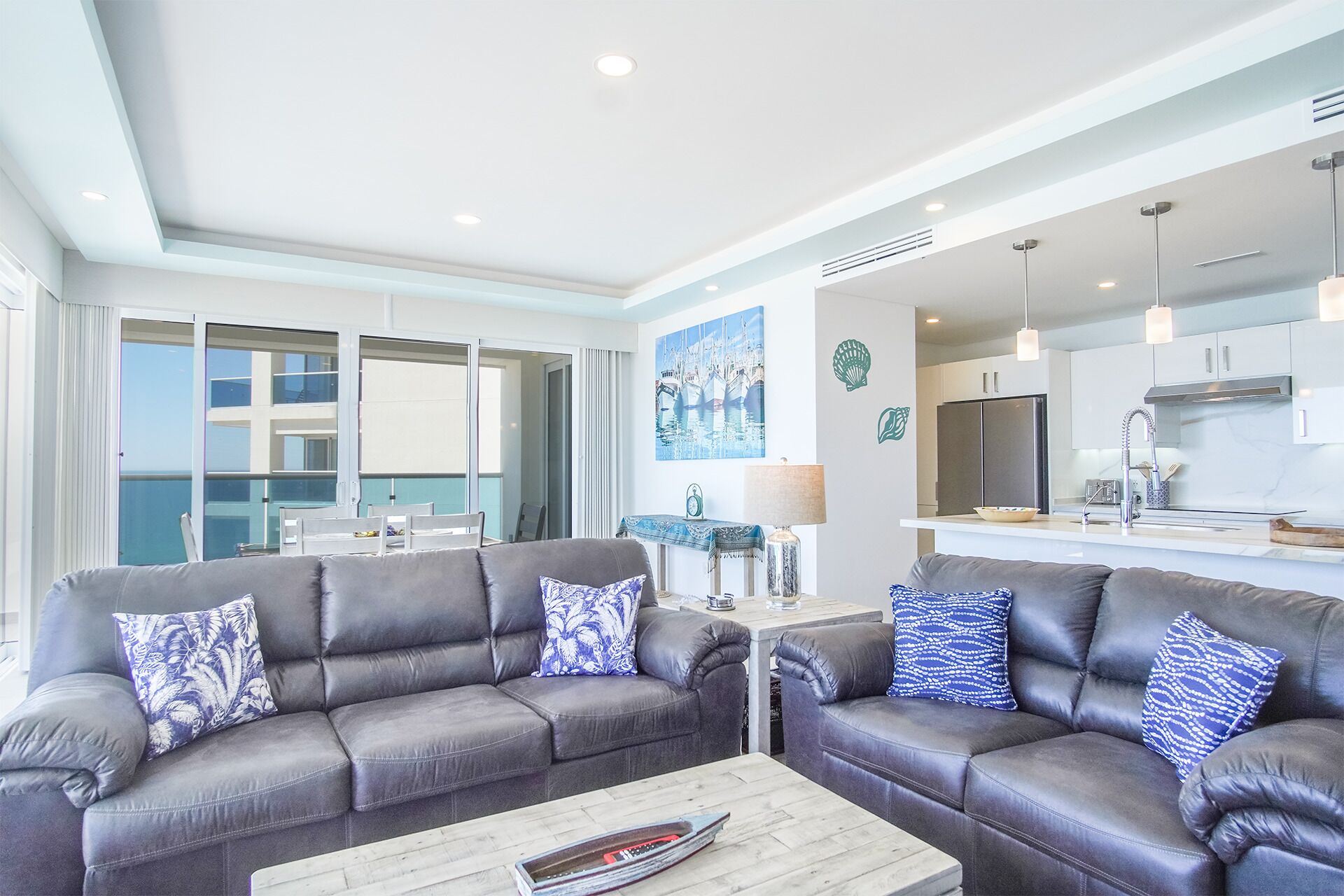 Confortable 2 bedroom condo Encantame Towers Verano 905