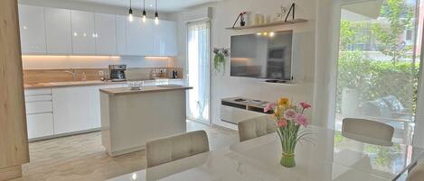 Fridge, microwave, oven, dishwasher