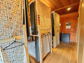 8 habitaciones, tabla de planchar con plancha y wifi gratis 