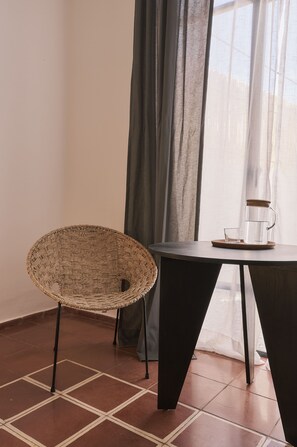 Suíte conforto | 1 quarto, escrivaninha, espaço de trabalho para notebook