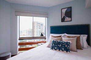 4 bedrooms, desk, iron/ironing board, travel crib