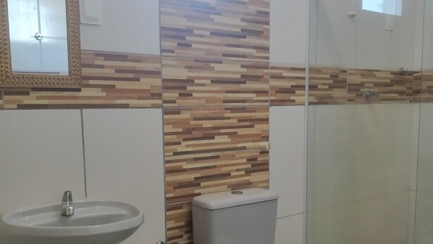 Quadruple Room | Bathroom | Towels - Pousada Recanto Canaã (Tamandaré)