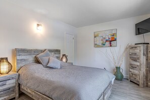 2 Schlafzimmer, Schreibtisch, Bügeleisen/Bügelbrett, WLAN