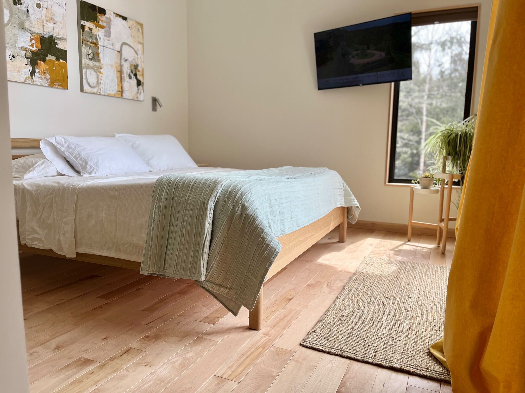 Sanctuary Ridge North - Gorgeous modern home, tucked into the woods, with spectacular views